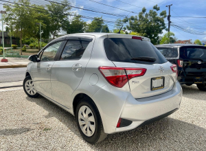 Toyota Vitz Básico