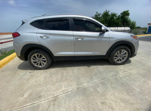 Hyundai Tucson SE