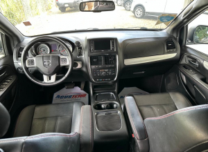 Dodge Caravan LE