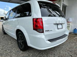 Dodge Caravan LE