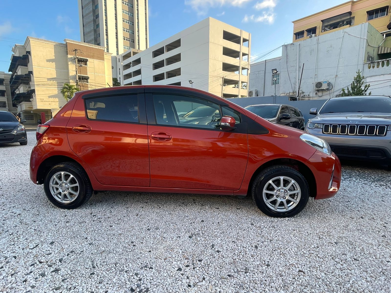 Toyota Vitz Básico