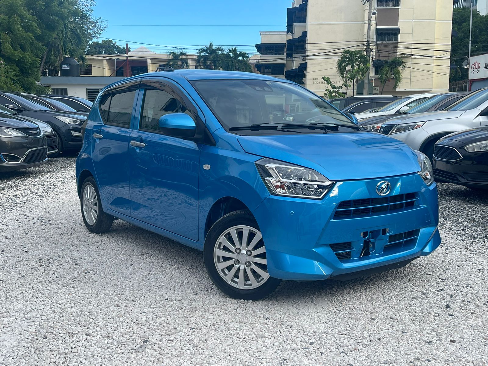 Daihatsu Mira Básico