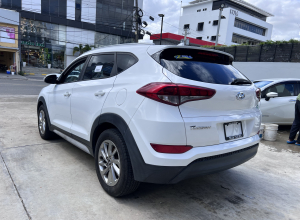 Hyundai Tucson SE