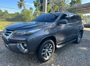 Toyota Fortuner SRV