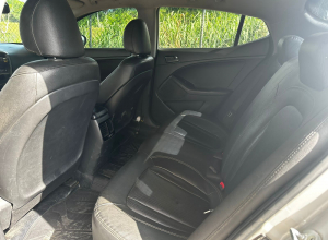 Kia K5 Básico