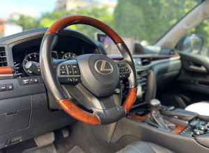 Lexus LX 570