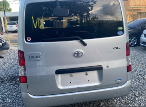 Toyota Town Ace Basico