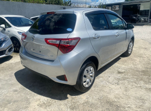 Toyota Vitz Básico