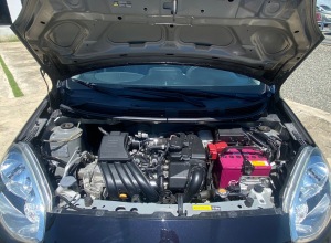 Nissan March Básico