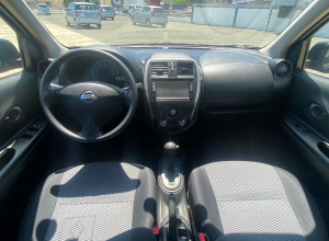 Nissan March Básico