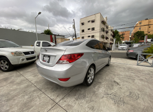 Hyundai Accent Básico