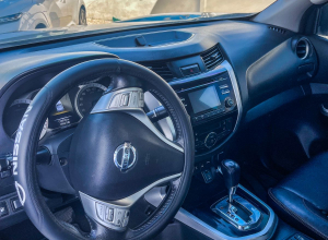 Nissan Frontier LE