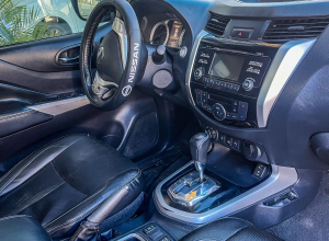 Nissan Frontier LE