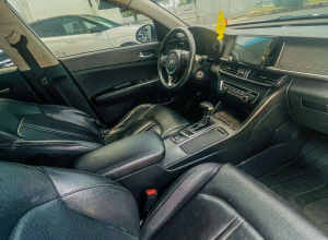 Kia K5 Básico