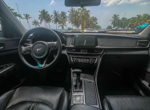 Kia K5 Básico