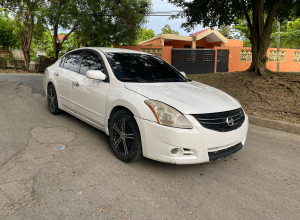 Nissan Altima S