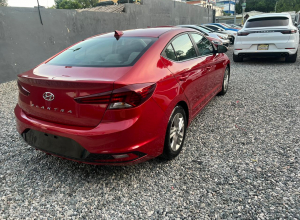 Hyundai Elantra SE
