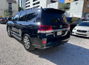 Toyota Land Cruiser VXR