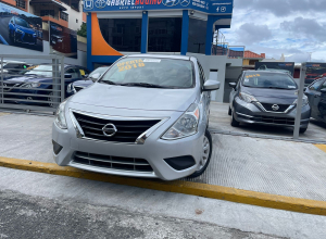 Nissan Versa SV