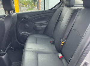Nissan Versa SV