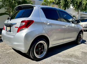 Toyota Vitz Básico