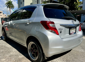 Toyota Vitz Básico