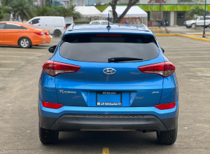 Hyundai Tucson SE