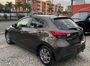 Mazda Demio Básico