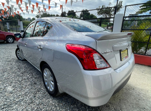 Nissan Versa SV