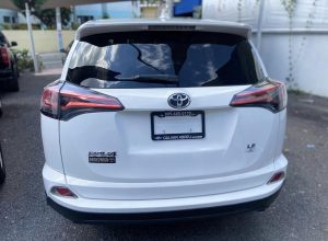Toyota RAV4 LE