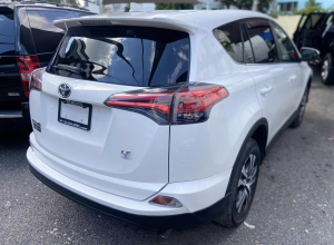 Toyota RAV4 LE