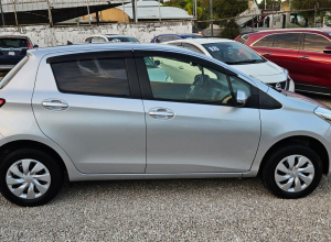 Toyota Vitz Básico