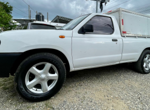 Nissan Frontier T22
