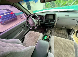 Nissan Frontier T22