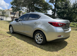 Mazda 2 Básico