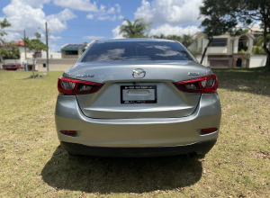 Mazda 2 Básico