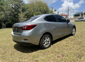 Mazda 2 Básico