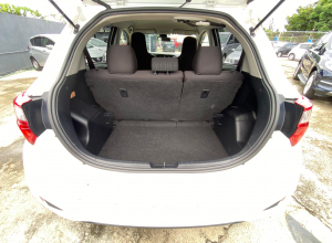 Toyota Vitz Básico