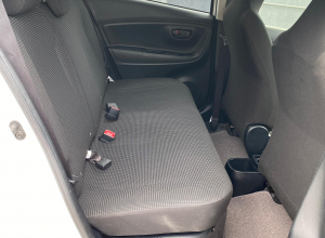 Toyota Vitz Básico