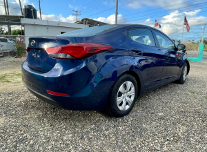 Hyundai Elantra SE