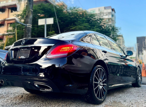 Mercedes-Benz Clase C 300 AMG