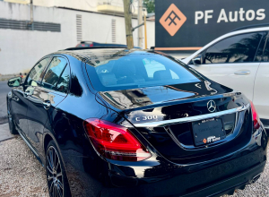 Mercedes-Benz Clase C 300 AMG