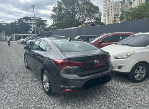 Hyundai Elantra SEL
