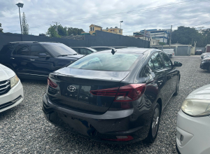 Hyundai Elantra SEL