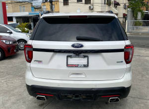 Ford Explorer Sport