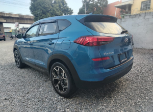 Hyundai Tucson SE