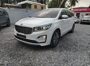 Kia Carnival Básico