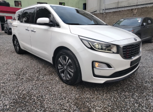 Kia Carnival Básico
