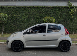 Peugeot 107 SR