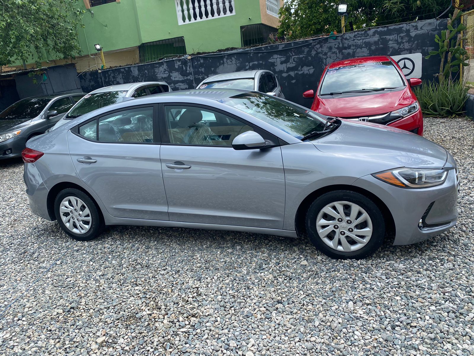 Hyundai Elantra SE